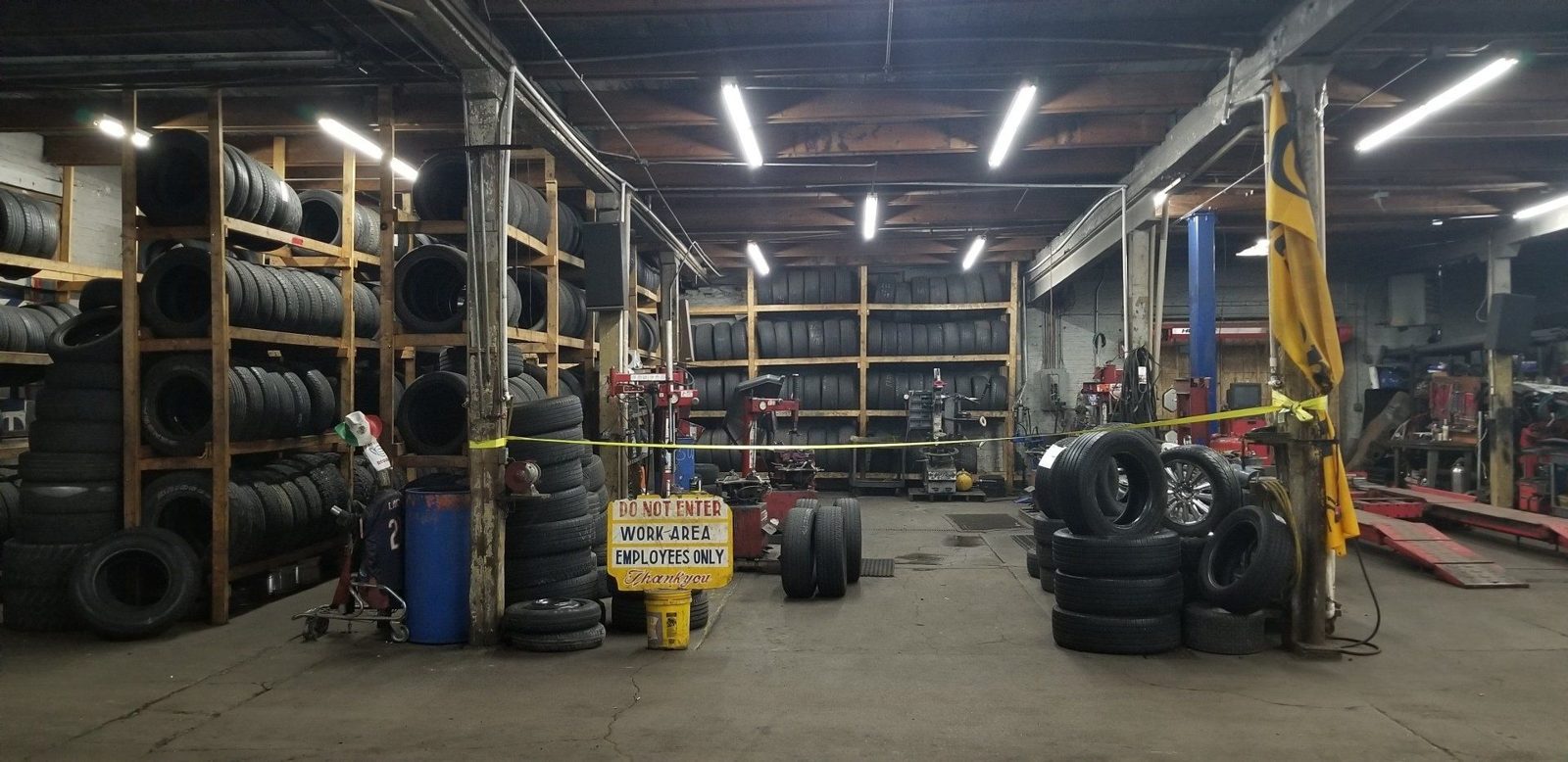 Mo's Mechanic shop floor